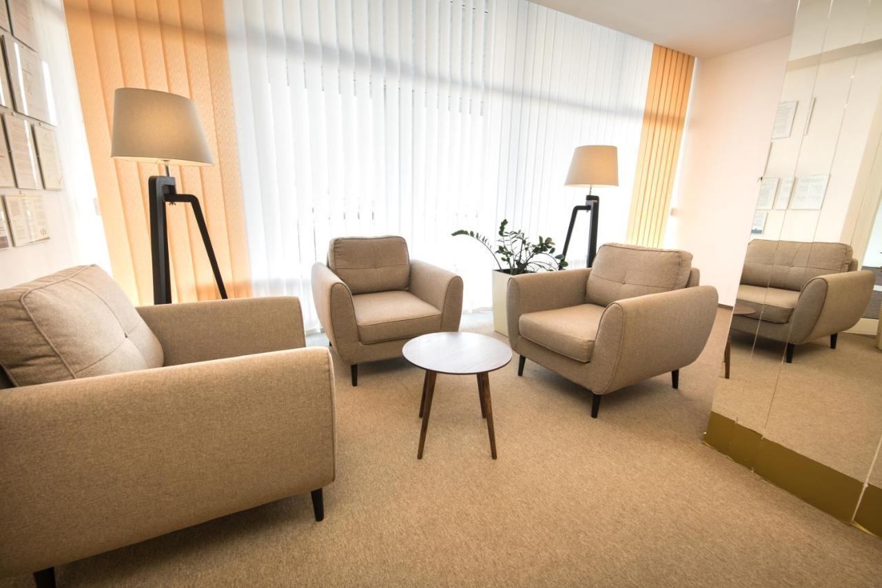 Hotel Zlaty Byk Rimavská Sobota Esterno foto