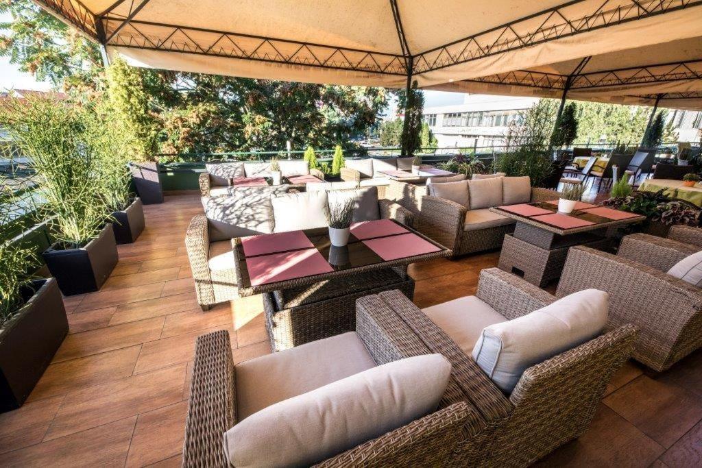 Hotel Zlaty Byk Rimavská Sobota Esterno foto